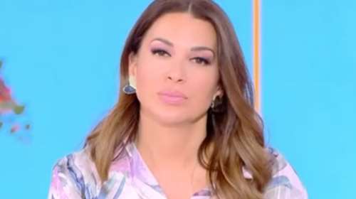 Ελένη Χατζίδου: "Έχω δεχτεί σεξουαλική παρενόχληση. Δεν ξέρω αν θα βρω ποτέ τη δύναμη να τον καταγγείλω"