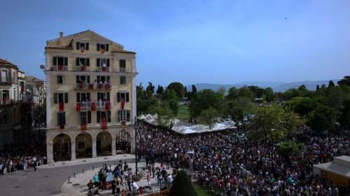 Αυξανόμενα τα κρούσματα στην Κέρκυρα μετά τους μπότηδες: Πώς από το ένα κρούσμα την 1η Μαΐου φτάσαμε στα 43