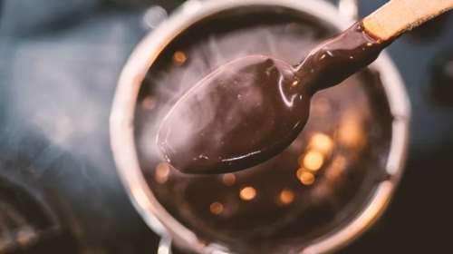 Εύκολη σπιτική συνταγή για φαρίν λακτέ σοκολάτα χωρίς ζάχαρη