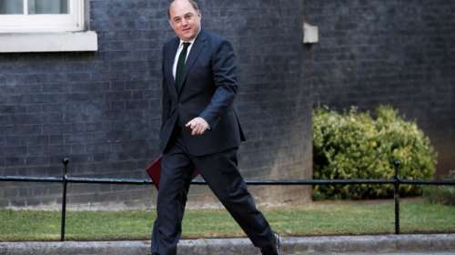 Παραιτήθηκε ο Βρετανός υπουργός Αμυνας, Μπεν Γουάλας