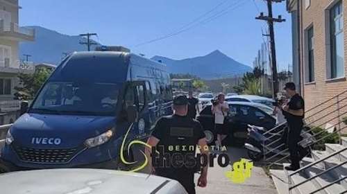 &quot;Τσακίσου πήγαινε φέρε 150 ευρώ&quot; – Οι αποκαλυπτικοί διάλογοι που &quot;καίνε&quot; τους υπαλλήλους του τελωνείου Μαυροματίου