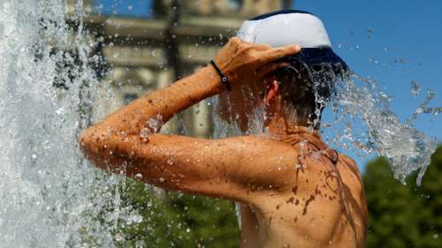 Καμπανάκι επιστημόνων: Πιο συχνοί και πιο έντονοι οι καύσωνες - Πώς επηρεάζουν τον οργανισμό μας