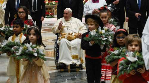 Βατικανό: Με τη σκέψη στην Ουκρανία το χριστουγεννιάτικο μήνυμα του πάπα Φραγκίσκου