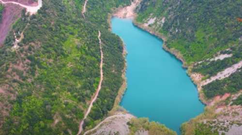 Στεφανιάδα: Οταν μία κατολίσθηση πριν 59 χρόνια, δημιούργησε τη νεότερη φυσική λίμνη της Ελλάδας [βίντεο]