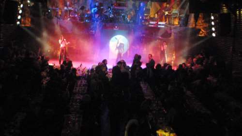 Υποχρεωτικά με ταυτότητα, διαβατήριο ή δίπλωμα στα κέντρα διασκέδασης- Μαζί με το πιστοποιητικό εμβολιασμού