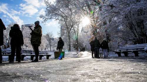 Στα λευκά η Νέα Υόρκη - Μαγευτικές εικόνες από τα πρώτα χιόνια στο Central Park [εικόνες]
