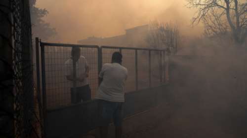 Φωτιά στην Κερατέα: Δείτε που έχει διακοπεί η κυκλοφορία λόγω της πυρκαγιάς