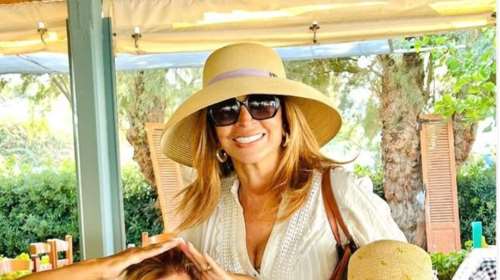 Η Μιμή Ντενίση σε spa στα Καμένα Βούρλα - Με εμπριμέ μπικίνι