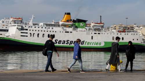 Μπαράζ ελέγχων και στα λιμάνια: 150 παραβάσεις σε 38.363 επιβάτες που ελέγχθηκαν