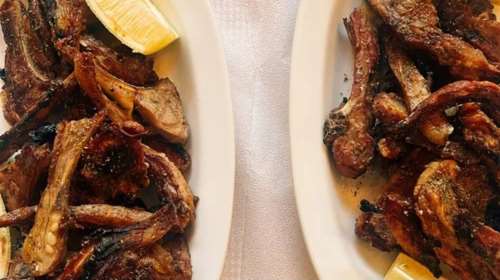 Λένε πως αυτά είναι τα πιο μερακλίδικα παϊδάκια σε ολόκληρη την Αθήνα