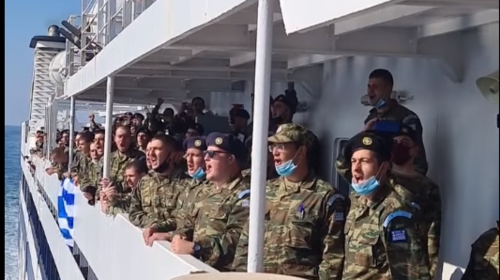 Συγκίνηση στο Καστελόριζο: Φαντάροι τραγουδούν τον Εθνικό Ύμνο πηγαίνοντας να αναλάβουν υπηρεσία [βίντεο]