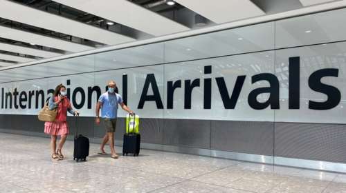 Βρετανία - κορονοϊός: Το Λονδίνο επαναφέρει πέντε ελληνικά νησιά στον κατάλογο ασφαλών ταξιδιών