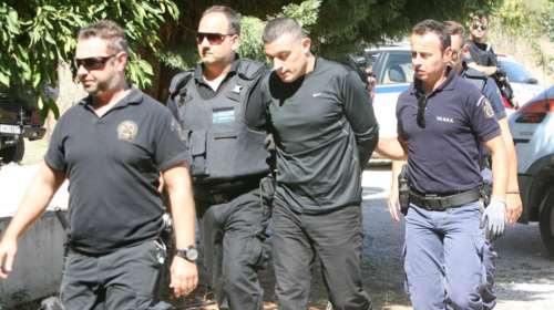 Αλκέτ Ριτζάι: Κυκλοφορούσε με θωρακισμένη BMW - Καταζητούμενος για ανθρωποκτονία ο συνεπιβάτης του