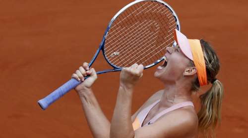 Στην Ελλάδα η Μαρία Σαράποβα:  Κάνει βουτιές και απολαμβάνει την ελληνική κουζίνα [Εικόνες]