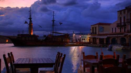 Σοκ στα Χανιά: 34χρονη υπέστη ανακοπή την ώρα που διασκέδαζε σε κατάστημα στο Ενετικό Λιμάνι