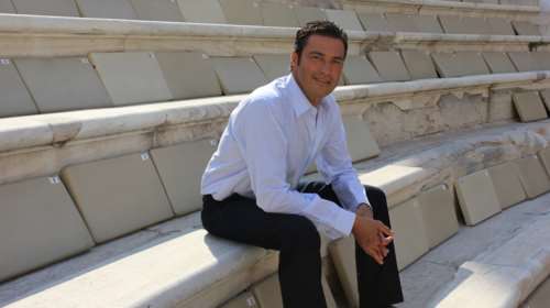 Μάριος Φραγκούλης: Τον ρώτησα &quot;Γιατί δεν ήρθατε backstage;&quot; και μου απάντησε &quot;Ντρεπόταν ο Μάνος Χατζηδάκις&quot;