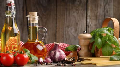 Ξηροί καρποί, φρούτα, γαλακτοκομικά και ακόρεστα λιπαρά: Η χρυσή τετράδα που χαρίζει μακροζωία