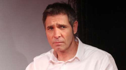 Ευτυχισμένος παππούς ο Θοδωρής Αθερίδης: Κάνει βουτιές στην πισίνα με τον δίχρονο εγγονό του