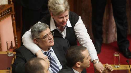 Το καλύτερο σχόλιο για τον διορισμό της χρυσαυγίτισσας Ζαρούλια στη Βουλή- &quot;Μην ακούσω καμία Φώφη, γιατί άντε&quot;