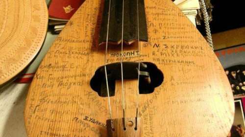 Κρήτη: Γνωστός λυράρης προσήχθη από την ΕΛ.ΑΣ. - Φέρεται να κατέχει υλικό πορνογραφίας