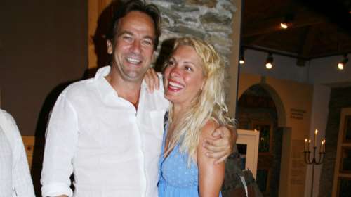 Μάκης Παντζόπουλος: Φωτογραφίζει τον Άγγελο Λάτσιο και τη μικρή Μαρίνα στην παραλία