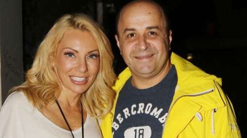 Η Ελένα Τσαβαλιά ποζάρει για πρώτη φορά με τη σύντροφο του γιου της, Χάρη