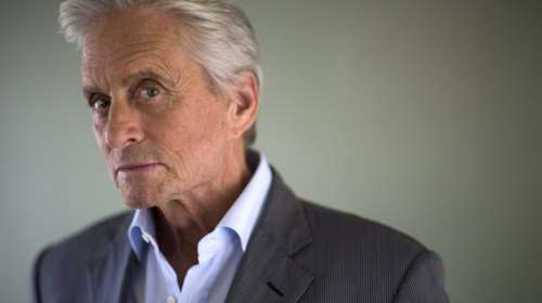 Ο Μάικλ Ντάγκλας πόσταρε το πρωινό του και στα social media έγινε χαμός: &quot;Ο μισός πλανήτης πεινάει...&quot;