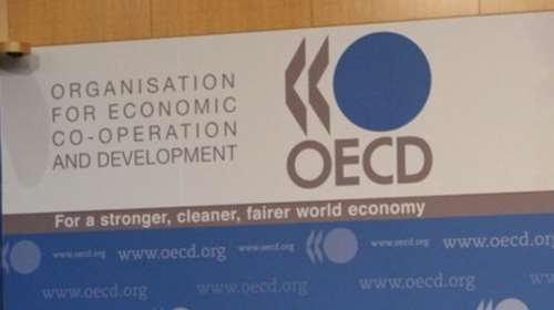 ΟΟΣΑ: Η λιτότητα ροκάνισε το 27,5% του διαθέσιμου εισοδήματος των Ελλήνων