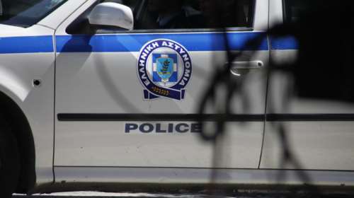 Πειραιάς - Ληστεία στην Ακτή Δηλαβέρη: Εισέβαλε σε κατάστημα με μπαλτά και απέσπασε 12.000 ευρώ