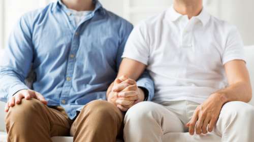 Τι προβλέπει το νομοσχέδιο για το σύμφωνο συμβίωσης ομοφύλων ζευγαριών