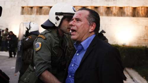 Ασύλληπτοι ακόμη οι δράστες της επίθεσης σε Κουμουτσάκο