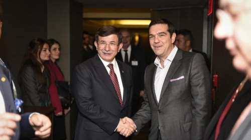 Τσίπρας-Νταβούτογλου θα δουν πρώτα μπάλα και μετά το προσφυγικό