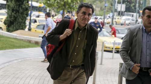 Λύση στο τραπέζι για κόκκινα δάνεια, ΦΠΑ &amp; 100 δόσεις