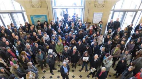 66 εκατ. Γάλλοι κρατούν ενός λεπτού σιγή για τα θύματα στο Παρίσι