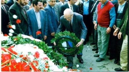 Γκάφα της «Αυγής» για τον Ανδρέα και το Πολυτεχνείο