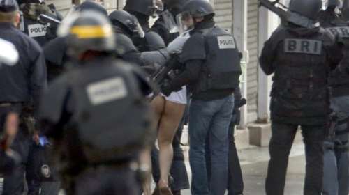 Γυμνό συνέλαβαν τον τρομοκράτη στο διαμέρισμα