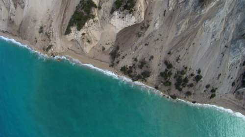 Η ομορφότερη παραλία της Λευκάδας μετά το σεισμό [Εικόνες - βίντεο]