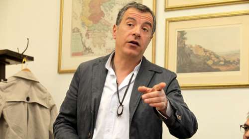 Θεοδωράκης: Ο Τσίπρας ψάχνει για θύματα, εμείς λέμε όχι