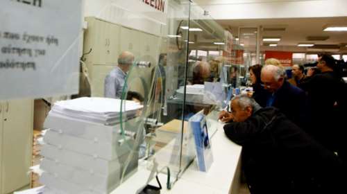 Σκληρό παζάρι με τους θεσμούς για το ασφαλιστικό. Ολες οι αλλαγές