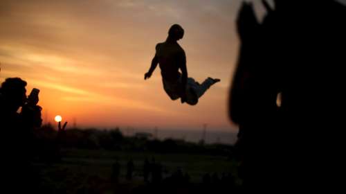 Τα παιδιά της Παλαιστίνης κάνουν παρκούρ