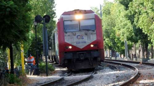 Νεαρή γυναίκα παρασύρθηκε από αμαξοστοιχία στις Τρεις Γέφυρες