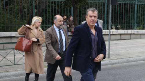 Τι πόσταρε ο Θεοδωράκης στο FB πριν πάει στο προεδρικό