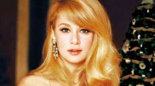 H Aλίκη έγινε ημερολόγιο 20 χρόνια μετά θάνατον: Οι ανέκδοτες φωτογραφίες