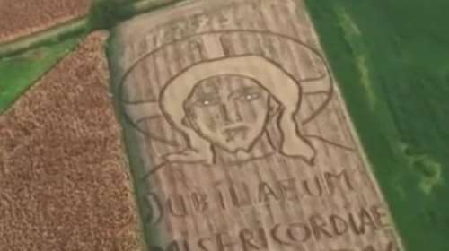 Ιταλός καλλιτέχνης σχεδίασε την εικόνα του Χριστού σε 24 στρέμματα γης!