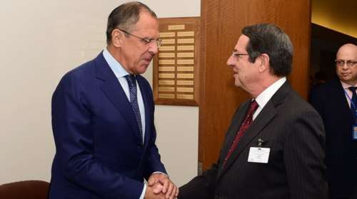 Εκθειάζει την ψυχραιμία των Ελλήνων πιλότων ο Λαβρόφ