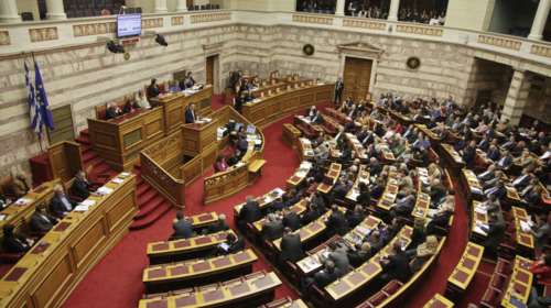 Εξηγήσεις για το θέμα με τη Σένγκεν ζητεί η αντιπολίτευση στη Βουλή