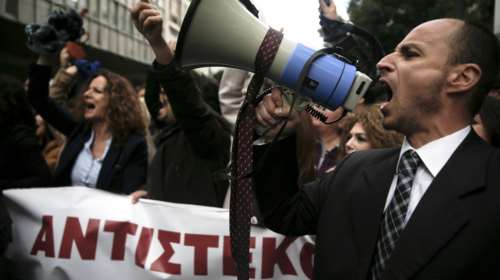 Συνεχίζουν την αποχή οι δικηγόροι για το ασφαλιστικό