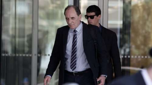 Χάσμα κυβέρνησης-τρόικας για κόκκινα δάνεια, φορολογικό