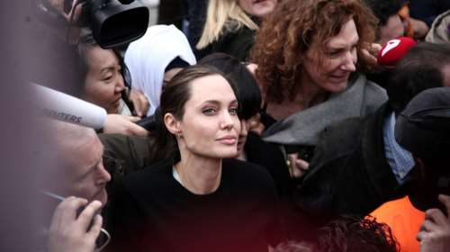 Η υπερπροστατευτική Τζολί και η συνομιλία της με τα προσφυγόπουλα