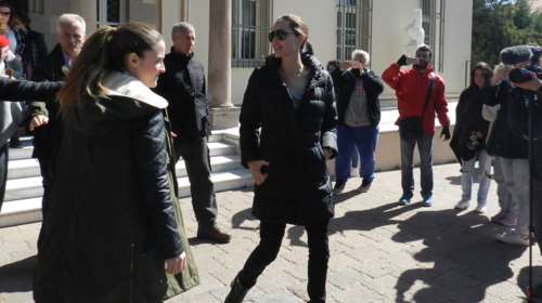 Η Τζολί στη Λέσβο:«Δεν θα τελειώσει σύντομα το δράμα των προσφύγων»